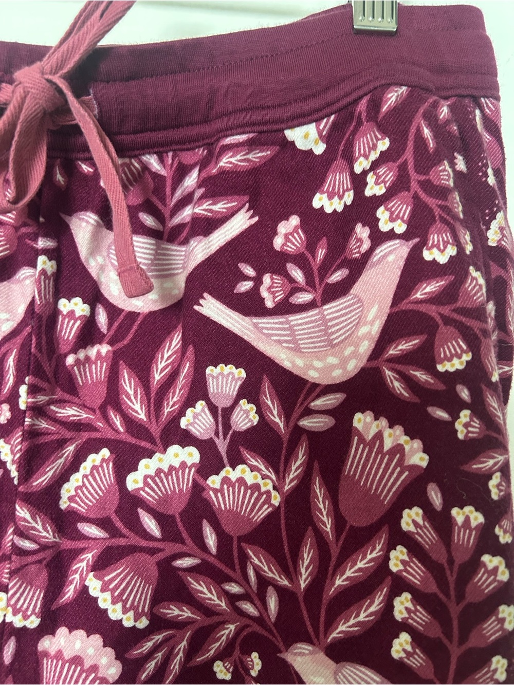 Garnet Hill Plum & Blush Floral & Bird Lounge Joggers Pajama Pants Size Small - Picture 4 of 5